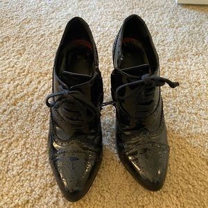 L’Agence patent booties
